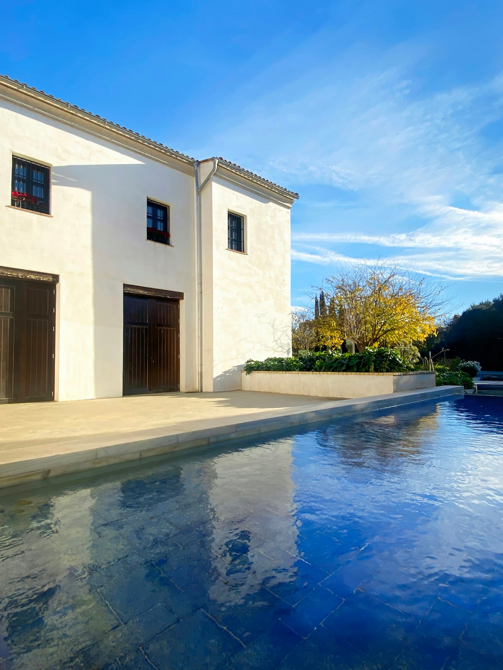 Witte villa met privézwembad