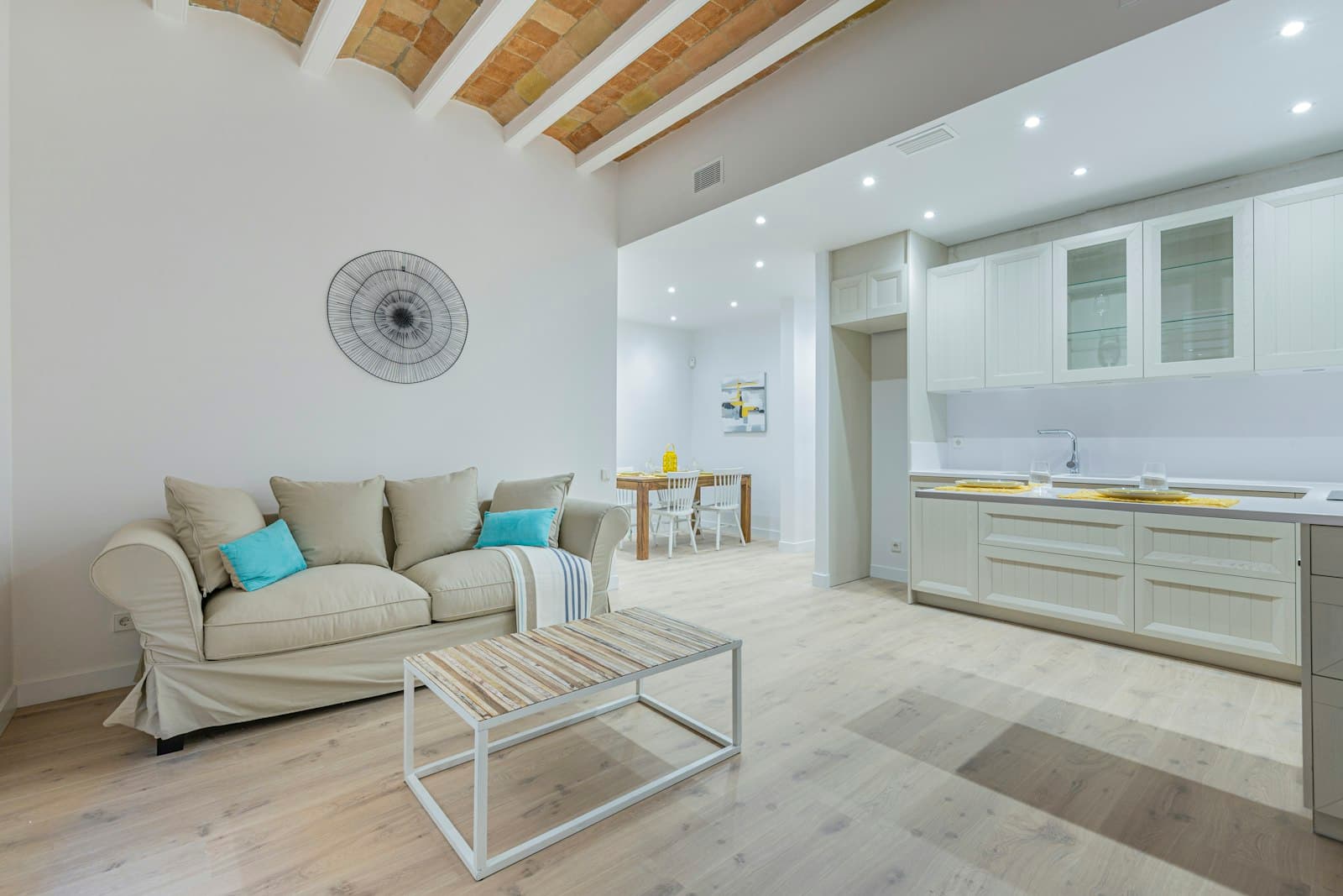 Opgeruimd, licht appartement